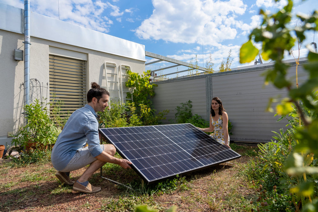 Station solaire EET LightMate installation jardin 